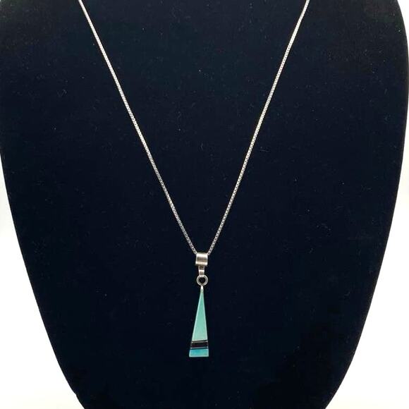 Triangle Pendant Signed MY Turquoise with blk stone inlay - Picture 3 of 3